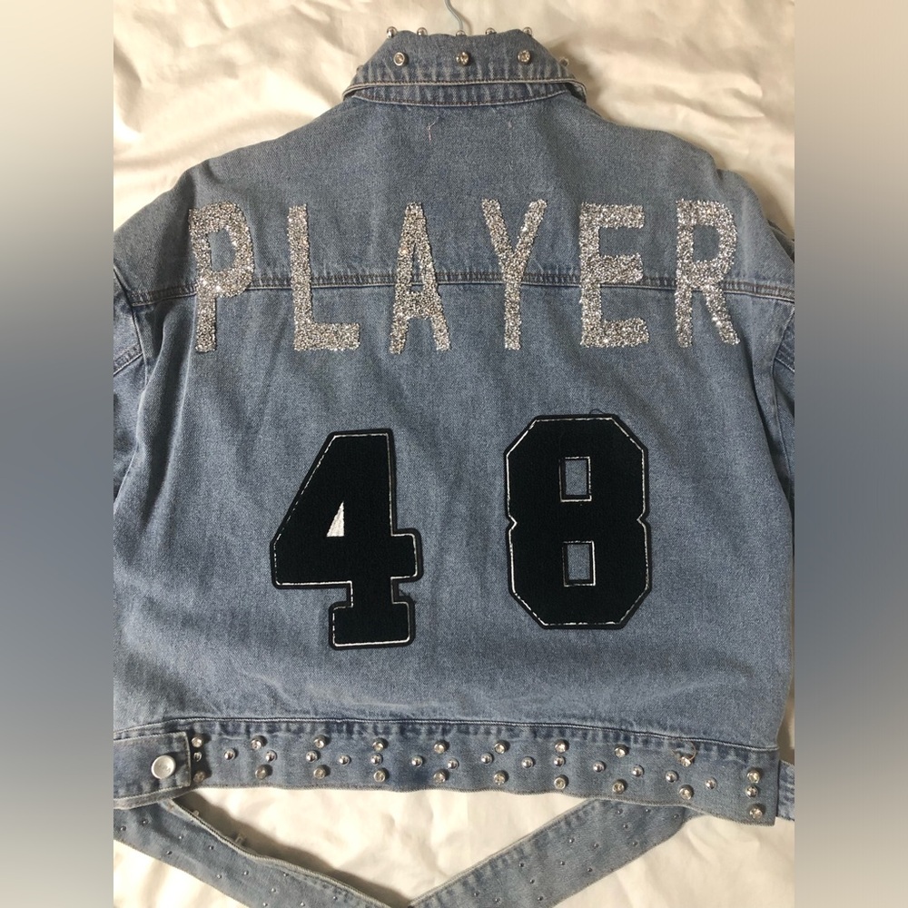 AZALEA  WANG PLAYER APPLIQUÉ RHINESTONE STUDDED DENIM JACKET SIZE  SIZE: LARGE - Picture 8 of 9